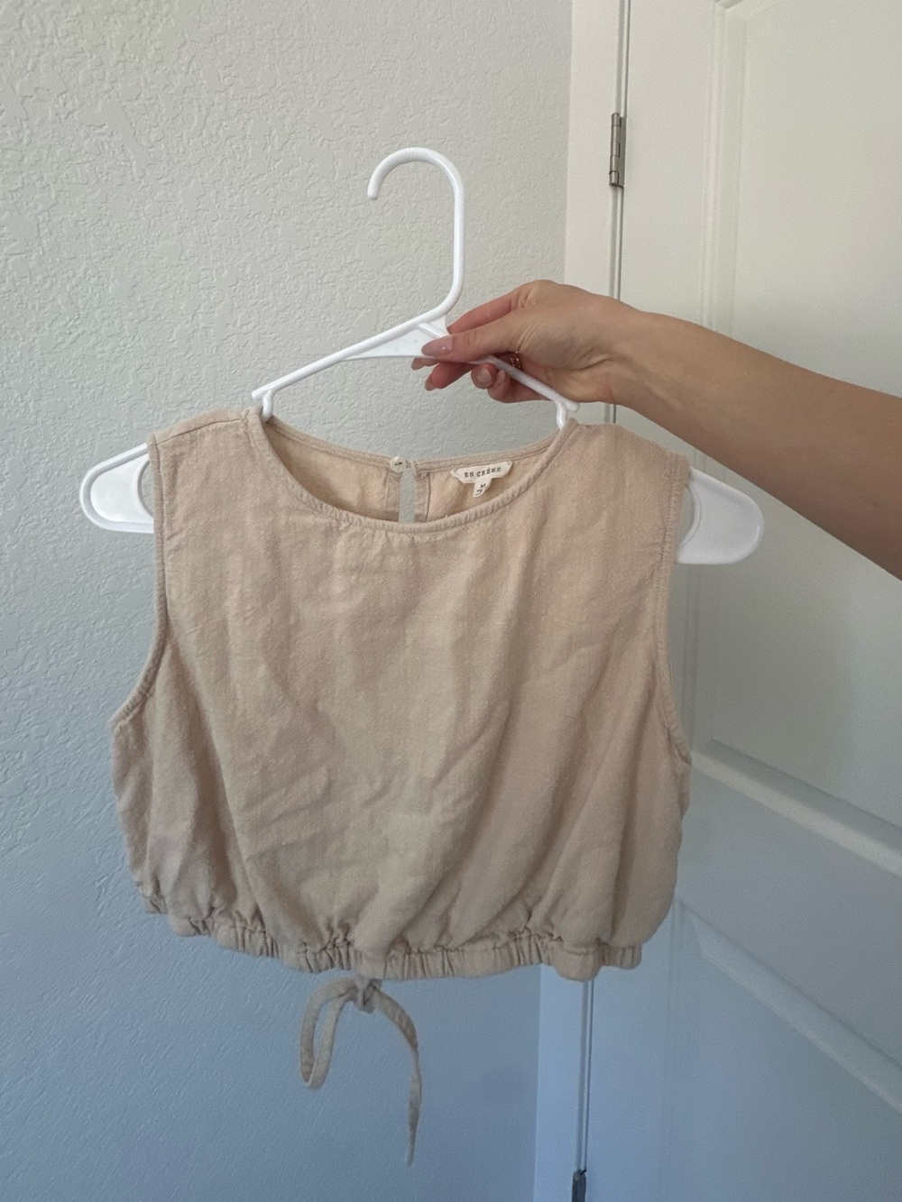 En Creme Beige Tie-Hem Cotton Crop Top